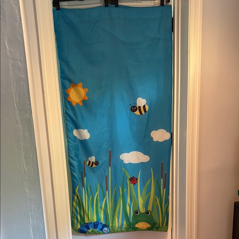 Nature / woodlands kids sleeping bag w/ ladybugs, frogs, & bumblebees